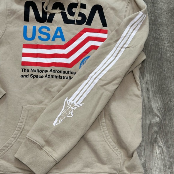 Men’s Old Navy Medium NASA USA Soft Fleece Pullover Hoodie Sweatshirt Kangaroo - Picture 7 of 9